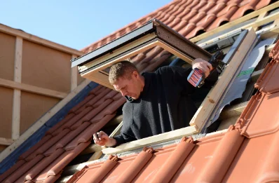 Pose de fenêtres de toit Velux dans l'Aude